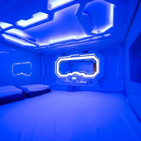 Space Q Capsule Hotel Сидней Экстерьер фото