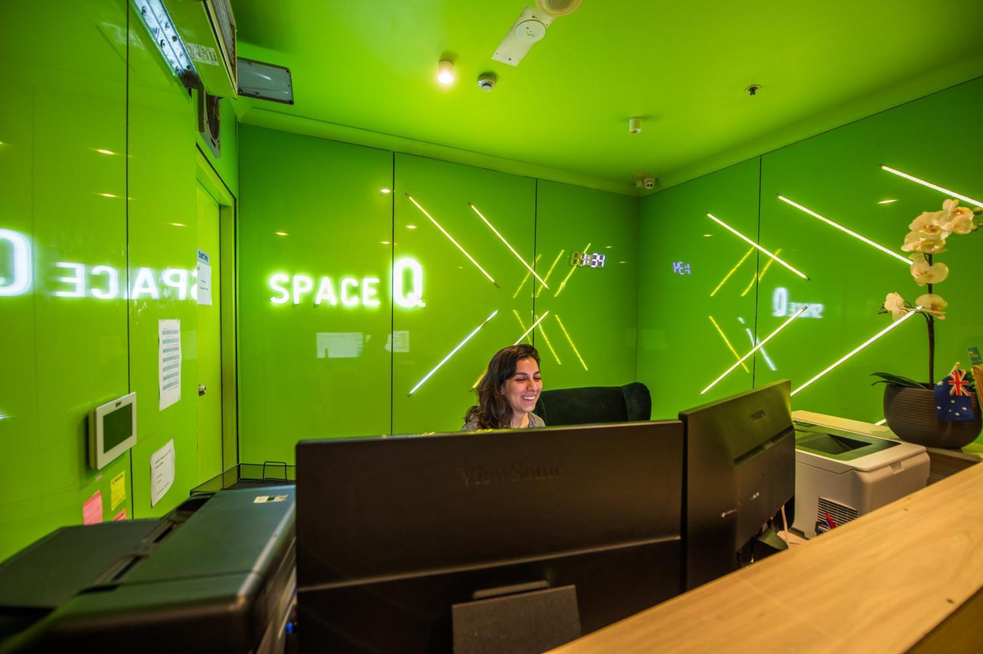 Space Q Capsule Hotel Сидней Экстерьер фото